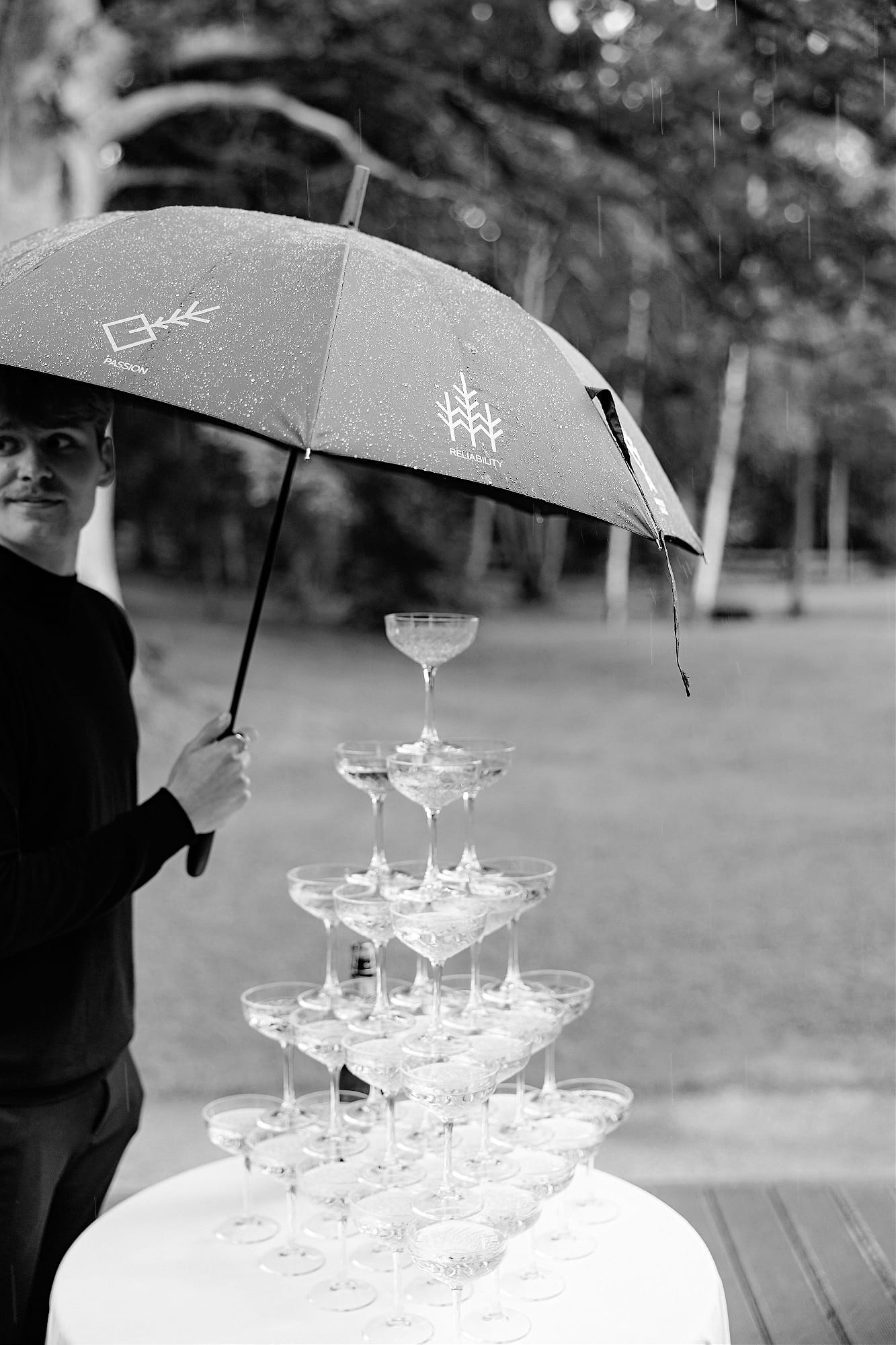 Svētku Bārs kontaktinformācija — izbraukuma bāra serviss Kurzemē